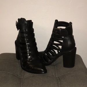 ASOS black leather booties UK 5 which is a us 7